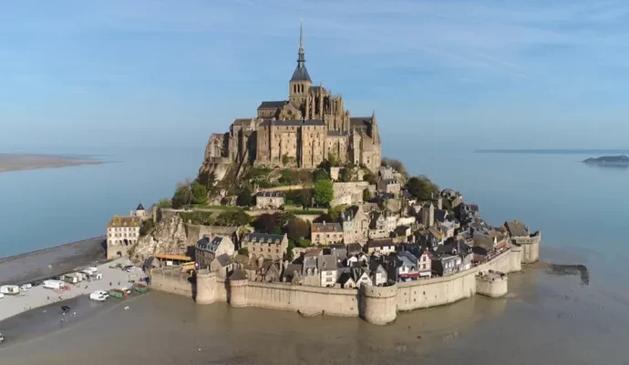 Mont Saint Michel le labyrinthe de larchange News Actual
